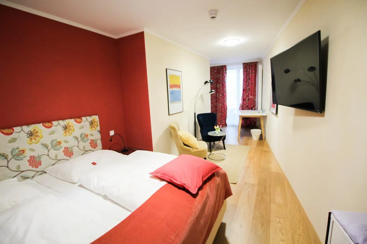 das kleine Hotel in München 3*, Múnich