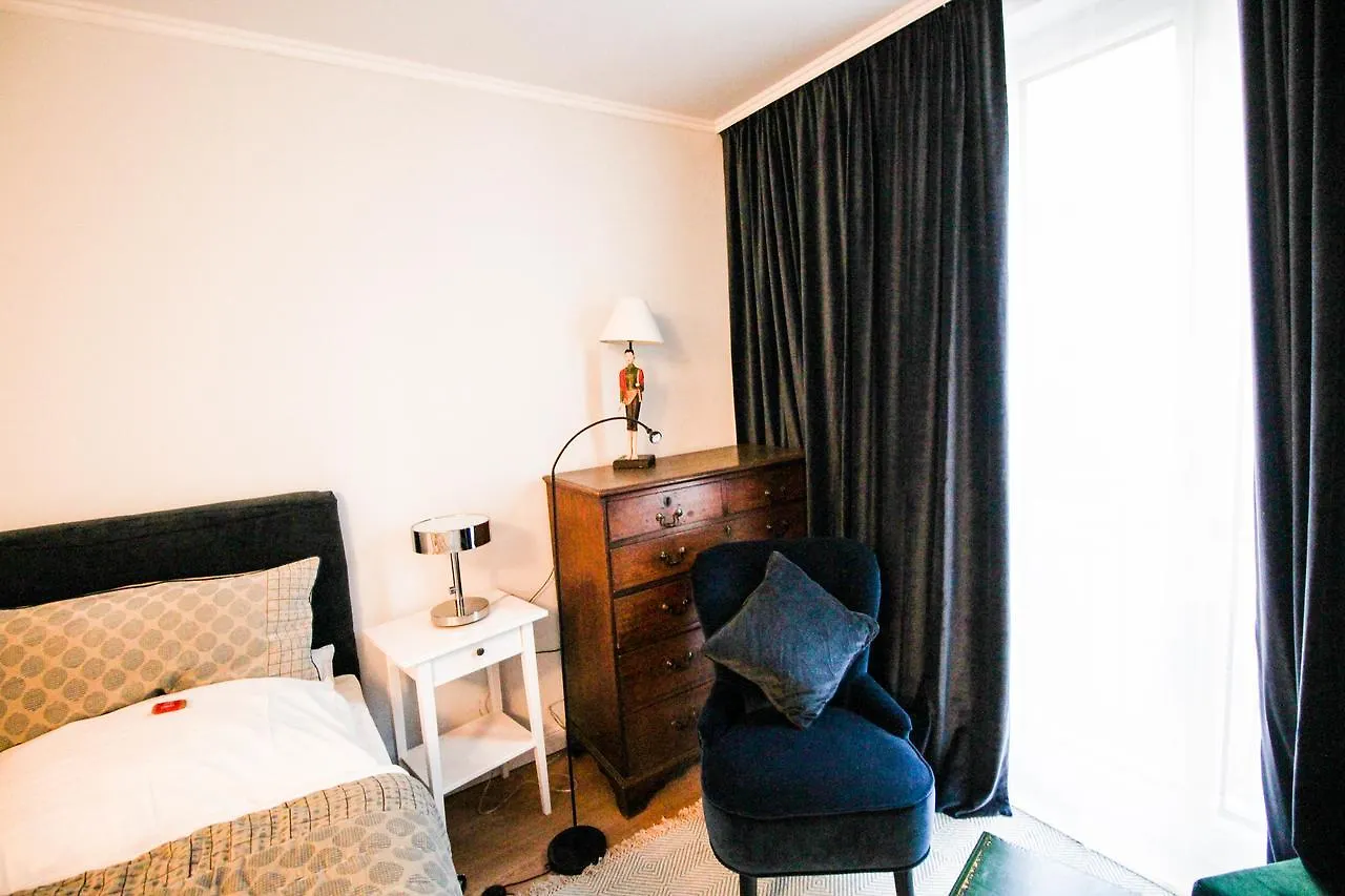 das kleine Hotel in München 3*, Múnich
